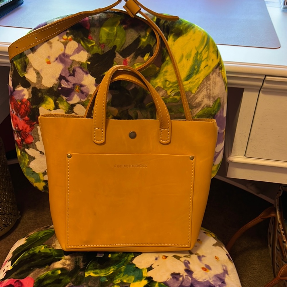 Portland leather mini tote bag in perfect shape!!  🌻🌼🌻. NWOT